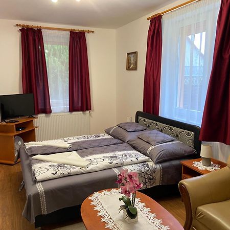 Vadrozsa Vendeghaz-Apartman Demjen Exterior photo